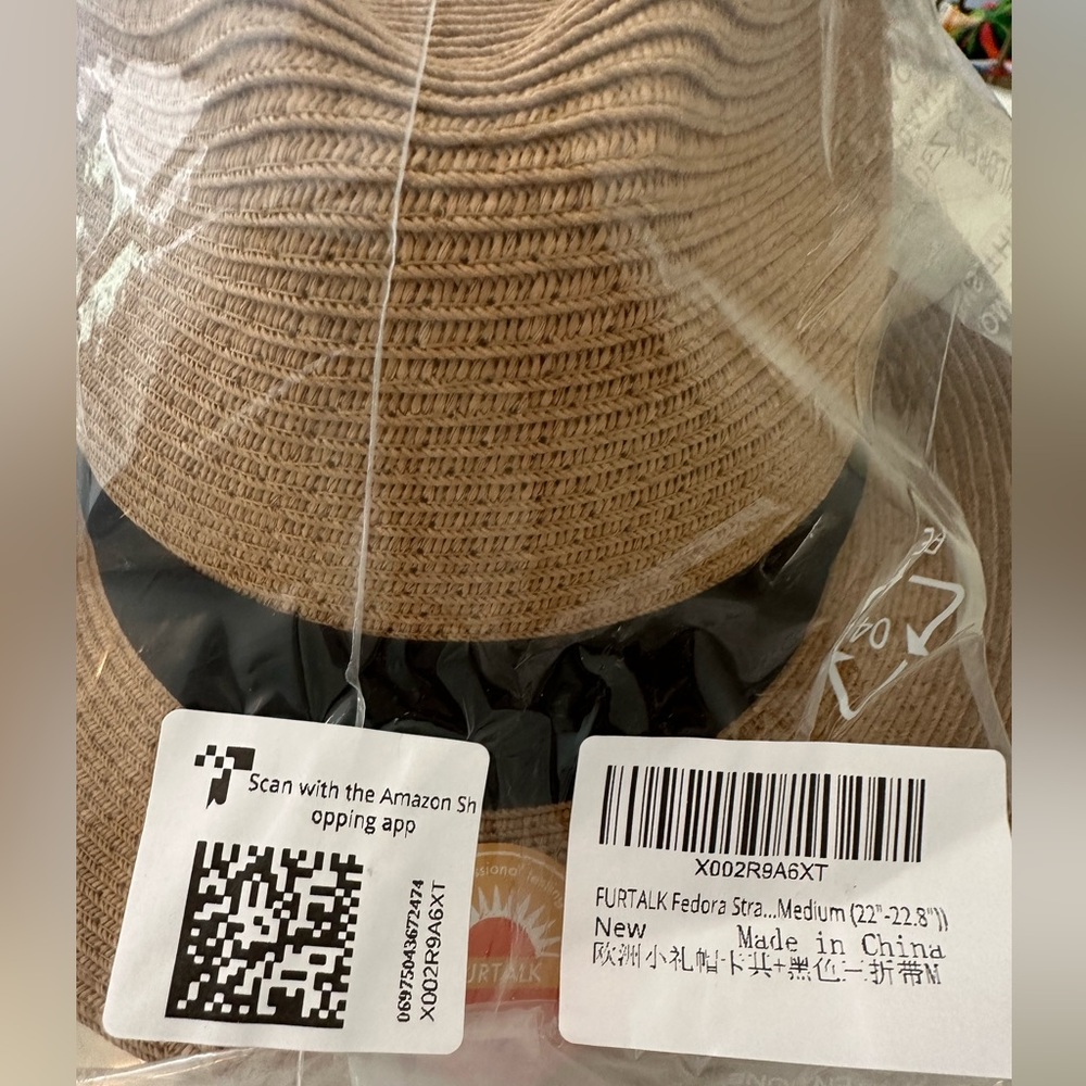 Elegant Tan Fedora with Black Band - Picture 4 of 4